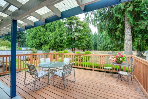 Deck Carpentry Service in Redmond